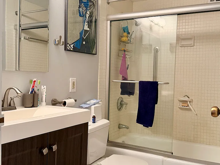 60 Longwood Ave #605 — Photo 9