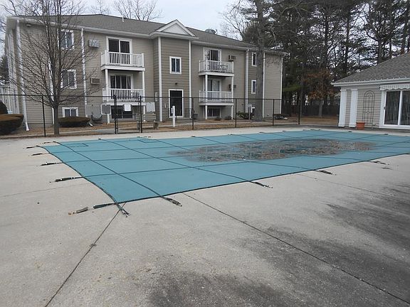 3rd image of 451 School St #7-3