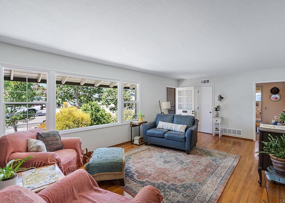 1st image of 182 El Capitan Dr