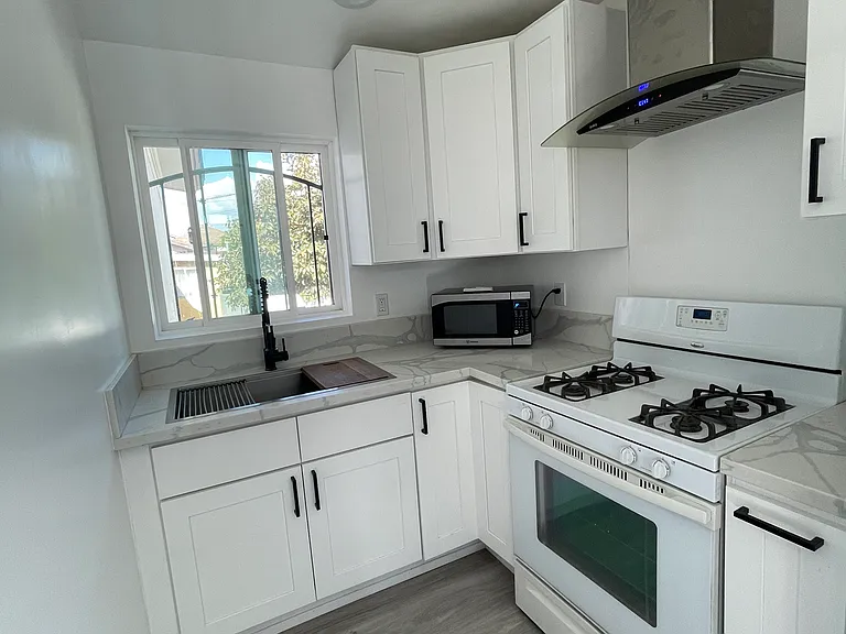 148 N Hicks Ave #2 — Photo 6