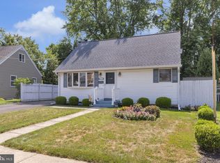 11 Wolf Dr, Trenton, NJ 08610
