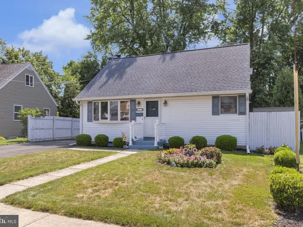 11 Wolf Dr, Trenton, NJ 08610