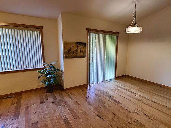 5th image of 27723 64th Dr NW