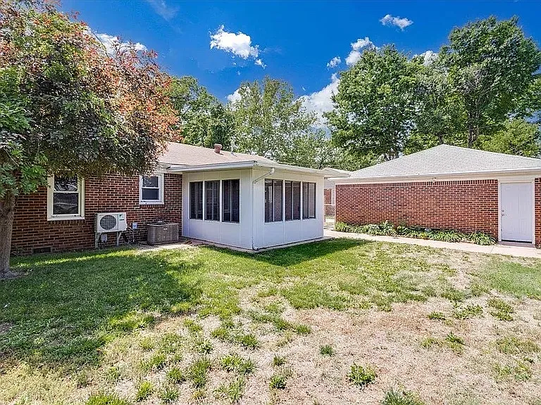 1426 E Salome Ln — Photo 26