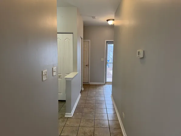 1225 Brookdale Dr, Carpentersville, IL 60110