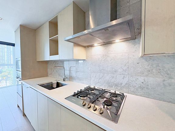 5th image of 87 Nelson St #886