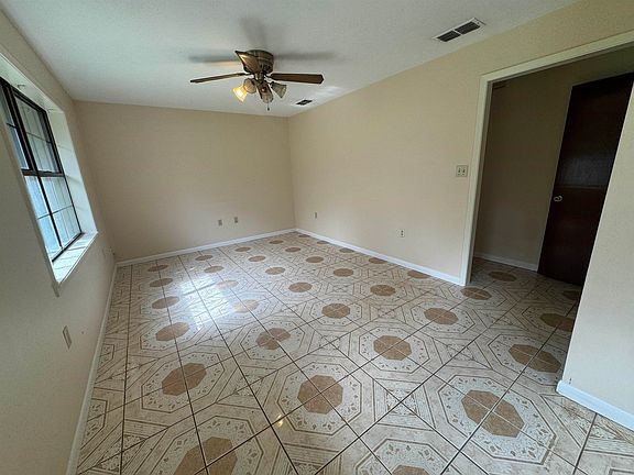 2nd image of 167 Nelson