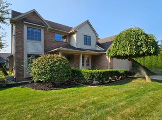 950 Trinway Dr, Troy, MI 48085