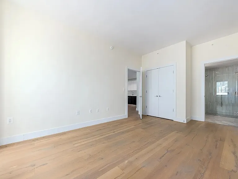 25-21 43rd Ave #Penthouse 1 — Photo 7