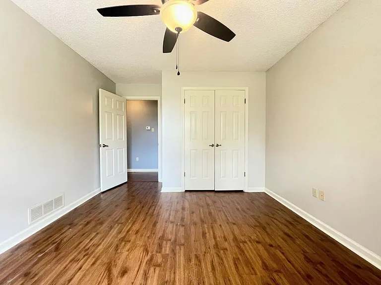 7320 N Hamilton Cir — Photo 8