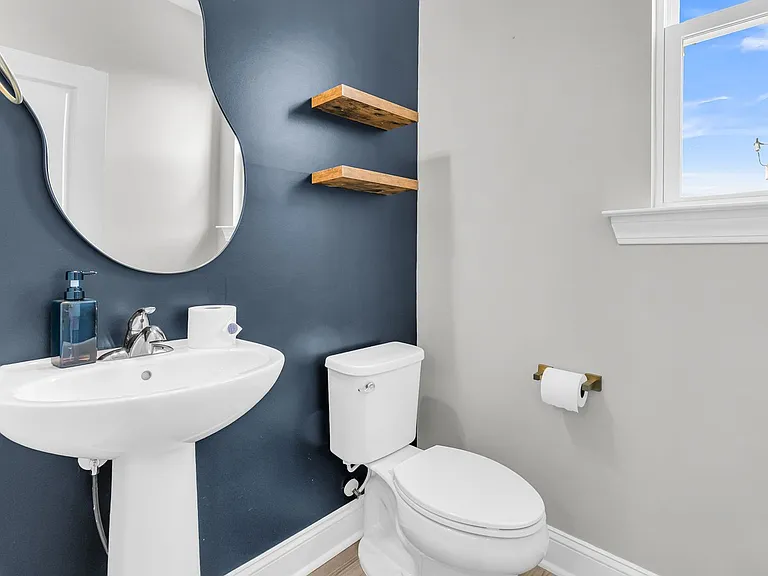 1247 Tice Ln — Photo 4