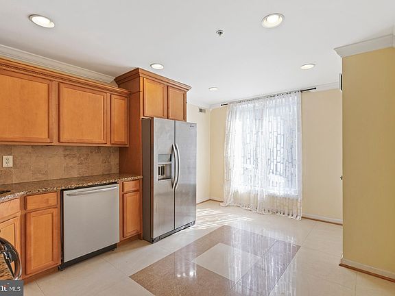 3rd image of 2909 W Girard Ave APT A