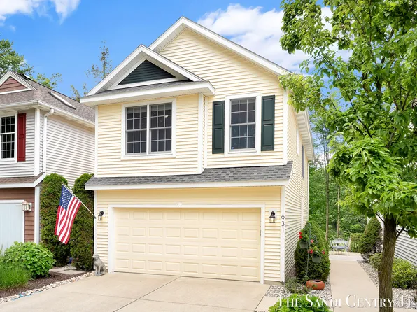 931 Bluff Creek Dr #21, Grand Haven, MI 49417