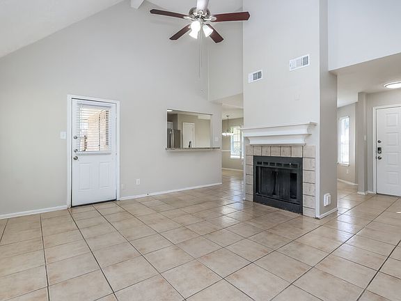 5th image of 4017 Hunnington Dr #A1