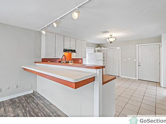 4th image of 304 Plum St