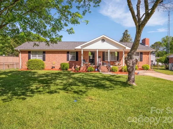 521 McDowell Dr, Chester, SC 29706