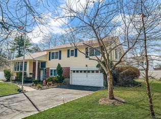 7 Osage Drive, Huntington Station, NY 11746