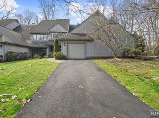 38 Braeburn Dr, Township Of Washington, NJ 07676