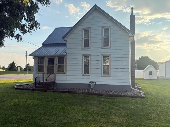 1464 6th St, Jesup, IA 50648
