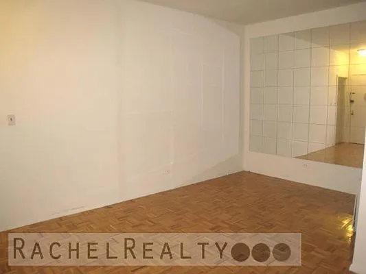 Rented by Rachel Realty | media 26