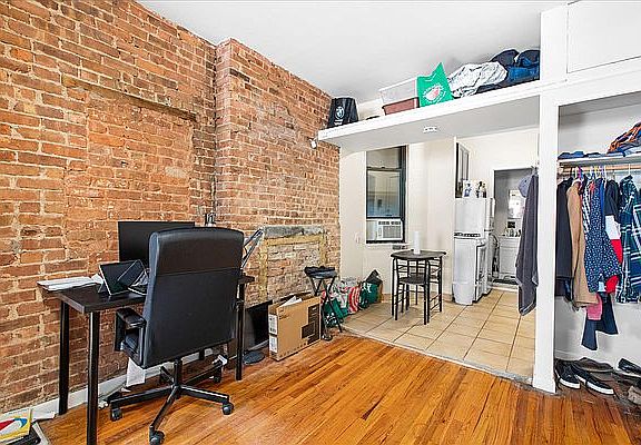 4th image of 146 W 17th St APT 3A
