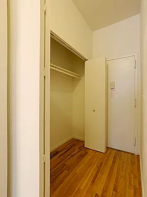 Rented by City Connections Realty | media 5