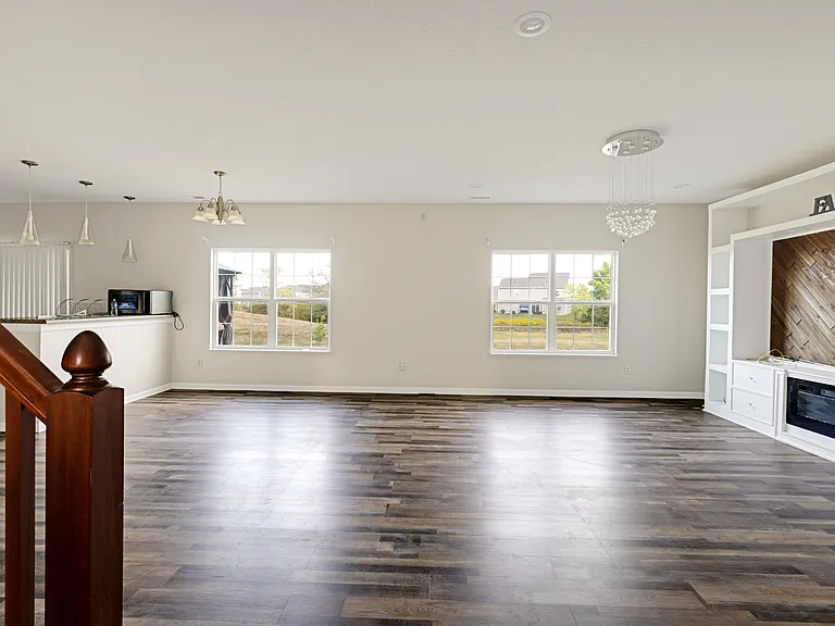 5259 Tanglewood Ln — Photo 2