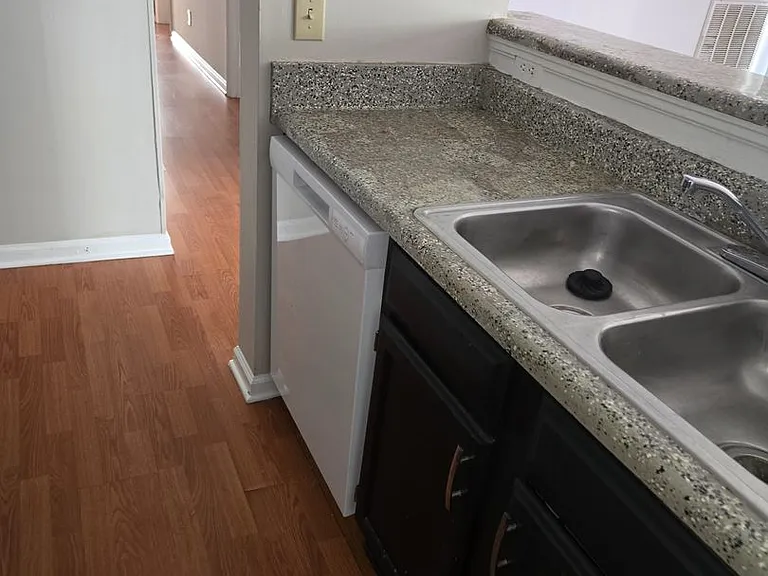 1649 Arlyn Cir #M — Photo 1