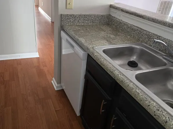 1649 Arlyn Cir, Charlotte, NC