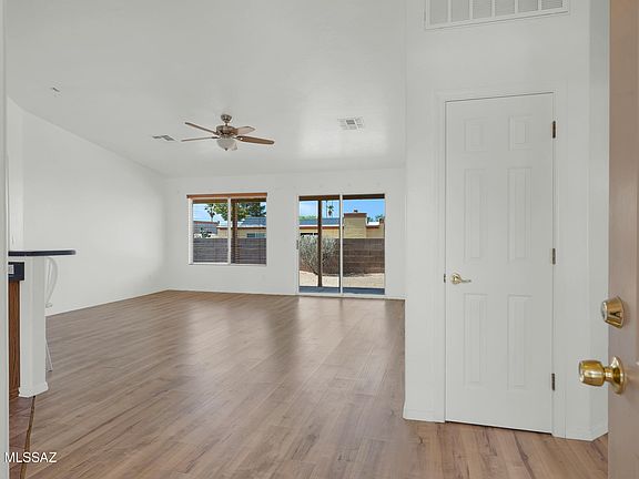 3rd image of 2145 N Horseshoe Trl