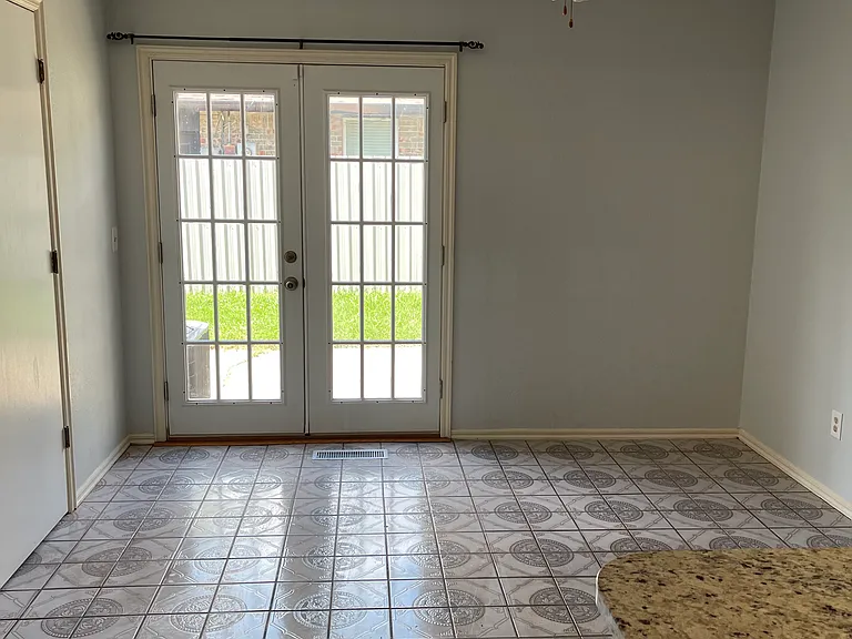800 N Parkview Cir — Photo 8