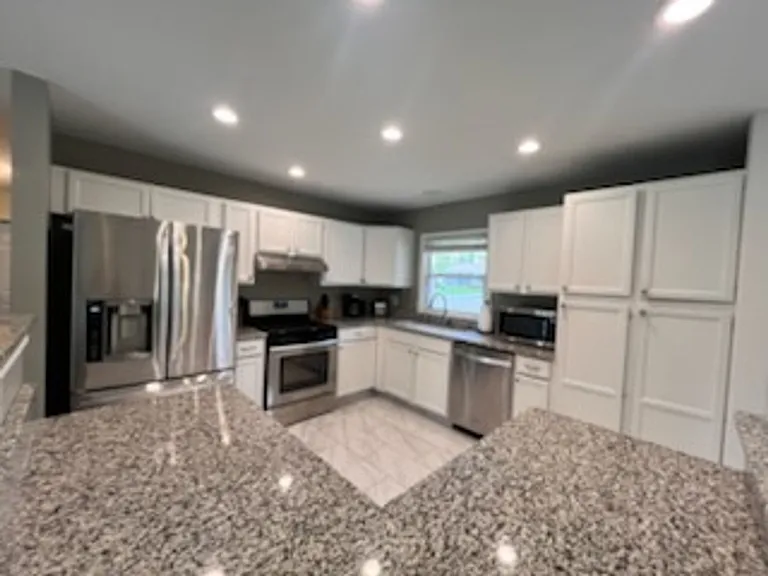 420 Walnut St — Photo 33