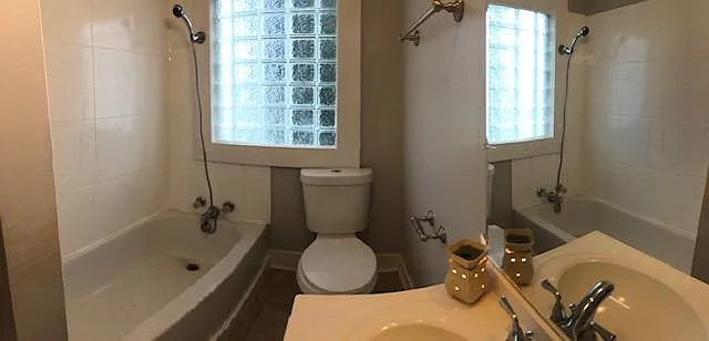 406 S Jefferson St — Photo 17