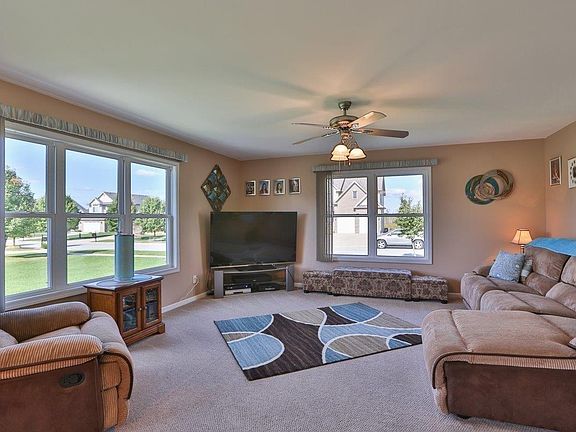 3rd image of 10240 Trevino St