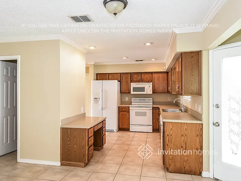 9044 Camshire Dr — Photo 8