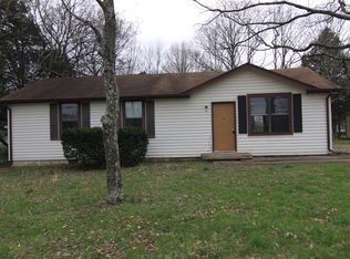 290 Cunningham Ln, Clarksville, TN 37042