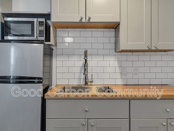 2nd image of 1725 Grand Island Blvd #28