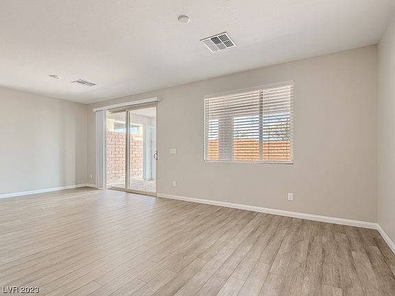 3rd image of 10660 Glowing Dawn Ave