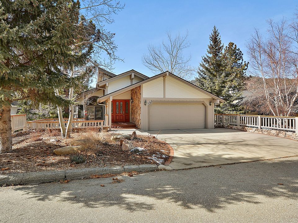 1st image of 595 Cove Dr