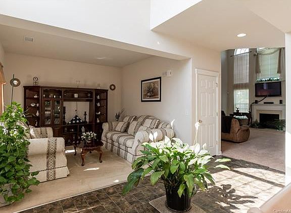 4th image of 6303 Springbeauty Dr #101
