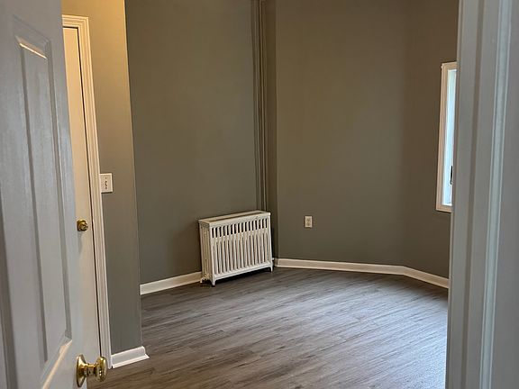 5th image of 232 Birchwood Ave #A