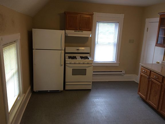 4th image of 565 Winslow Ave #2