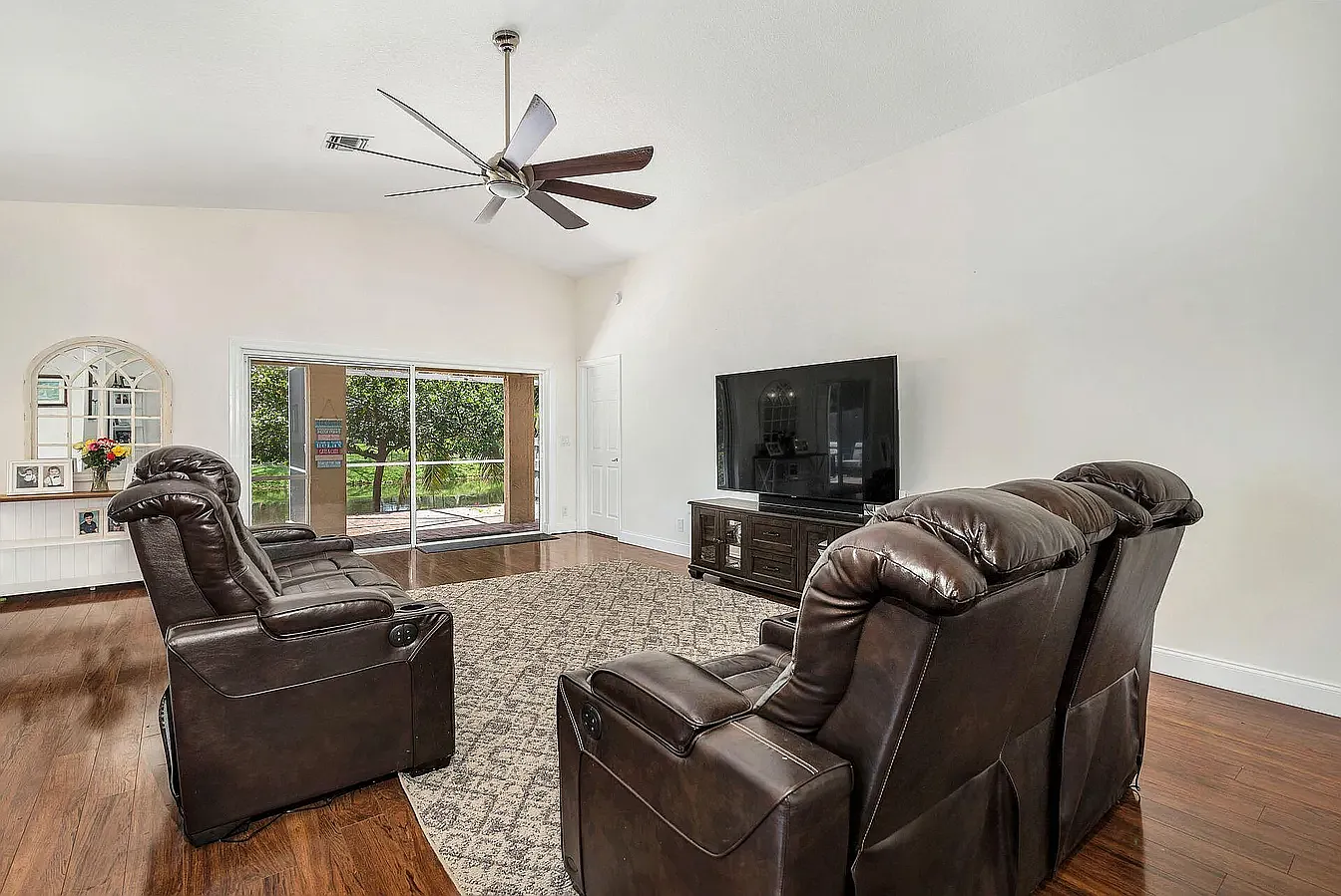 3 bed, 1585 sqft, $3,500 — Photo 4