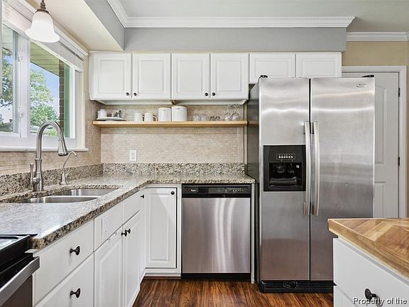3rd image of 6 Lewallen Dr