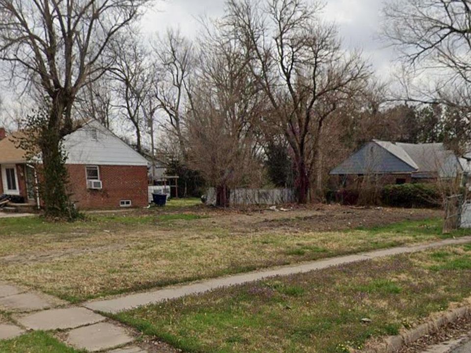 2nd image of 2301 E Shadybrook Ln