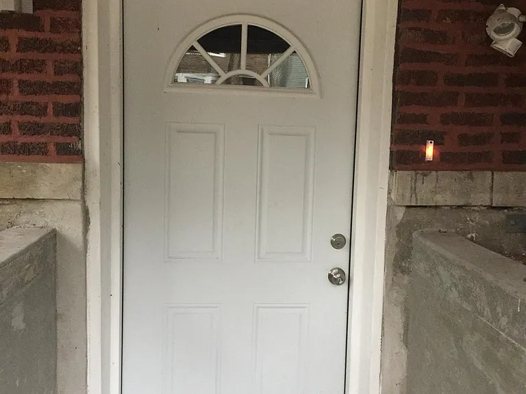 2150 N Kenneth Ave — Photo 44