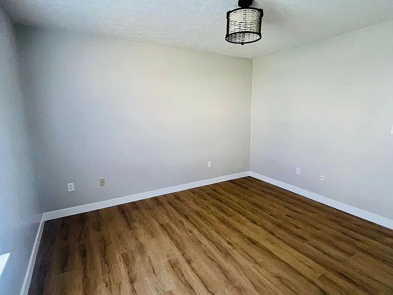 1916 Chenango Pl — Photo 13