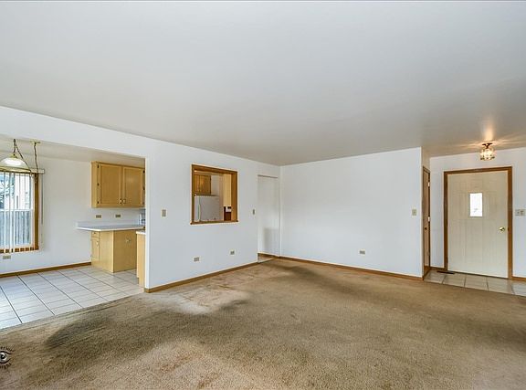 4th image of 912 Redwood Dr