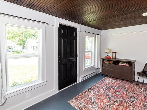 2nd image of 5139 N Primrose Ave