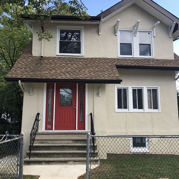 1st image of 48 Telford St
